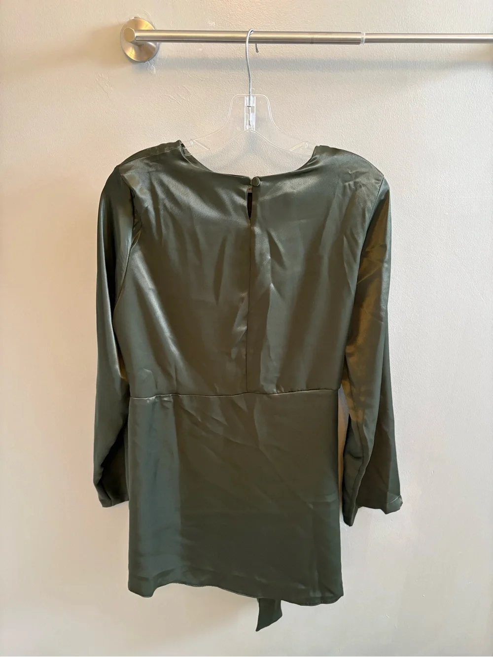 Green Tie-Detail Satin Pantsuit - Picture 7 of 9